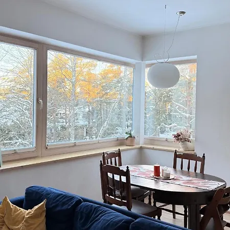 Family Retreat By Forest & Train Free Parking Appartamento Reval